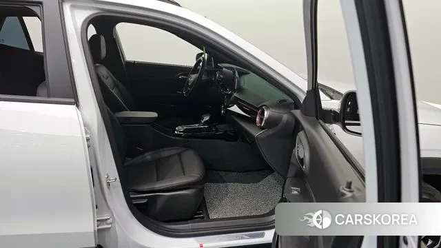 Chevrolet (GM Daewoo) Trax Crossover 2025 Белый из Кореи, фото 2