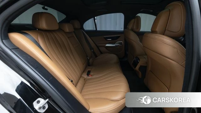 Mercedes-Benz E-Class W214 2024 Черный из Кореи, фото 2