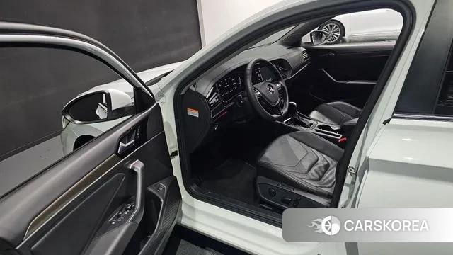 Volkswagen 7th Generation of Jetta 2021 Белый из Кореи, фото 2