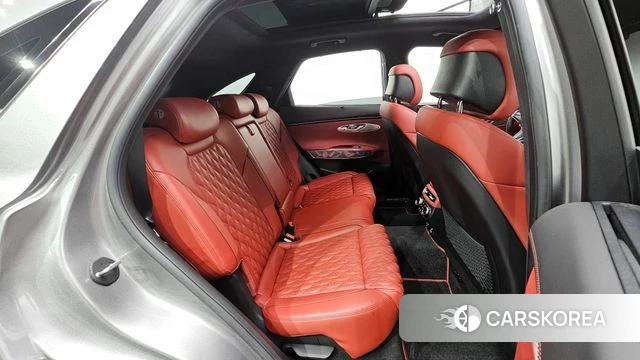 Genesis GV70 2021 Серебристо-серый из Кореи, фото 2