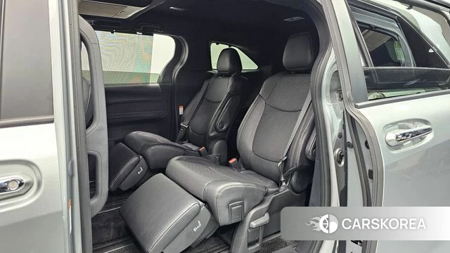 Toyota Sienna 4th Generation 2025 Серебряный из Кореи, фото 2