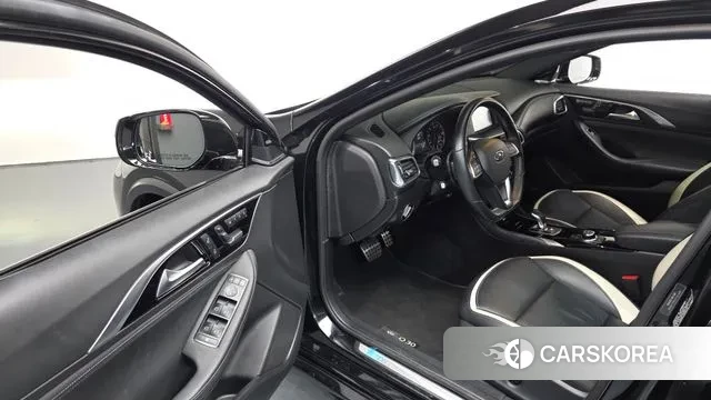Infiniti Q30 2019 Черный из Кореи, фото 2