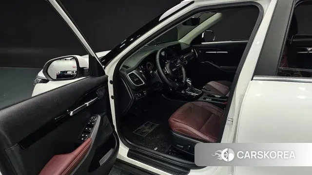 Kia Seltos 2021 Белый из Кореи, фото 2