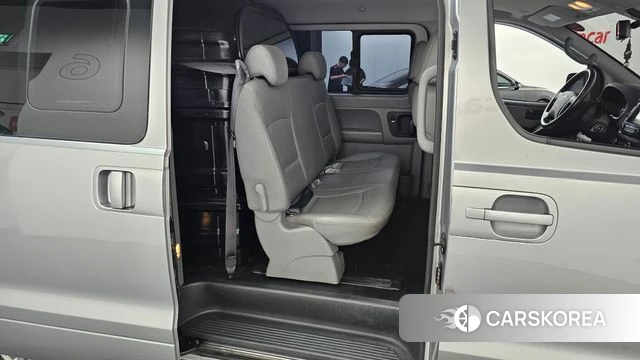 Hyundai The New Grand Starex 2018 Серебристо-серый из Кореи, фото 2