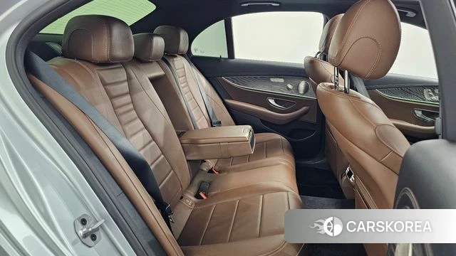 Mercedes-Benz E-Class W213 2022 Серебряный из Кореи, фото 2