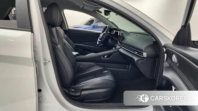 Hyundai The New Avante (CN7) 2024 Белый из Кореи, фото 2