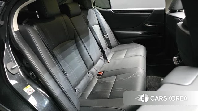 Lexus ES300h 7th generation 2019 Черный из Кореи, фото 2