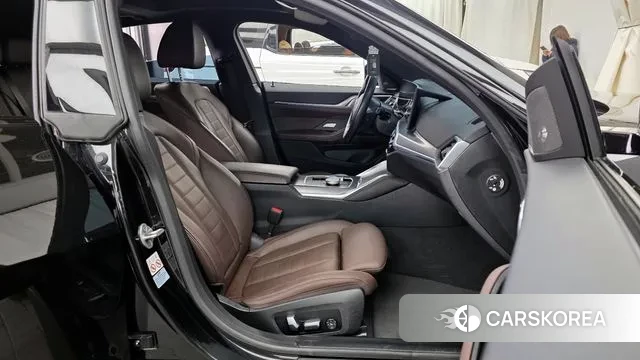 BMW i4 2023 Черный из Кореи, фото 2