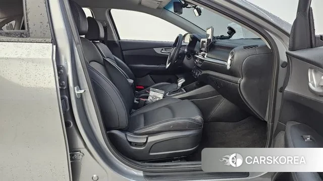 Kia The New K3 2nd generation 2022 Серебряный из Кореи, фото 2