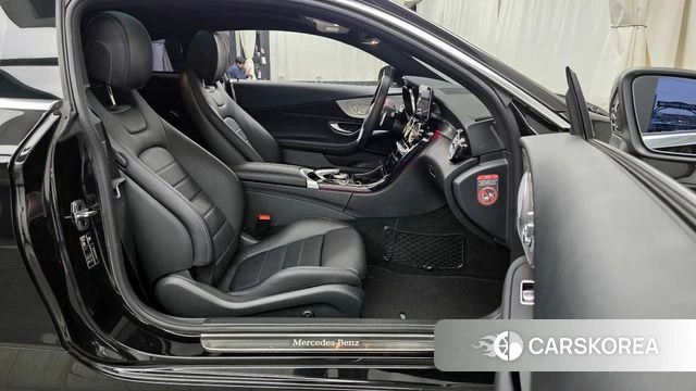 Mercedes-Benz C-Class W205 2019 Черный из Кореи, фото 2