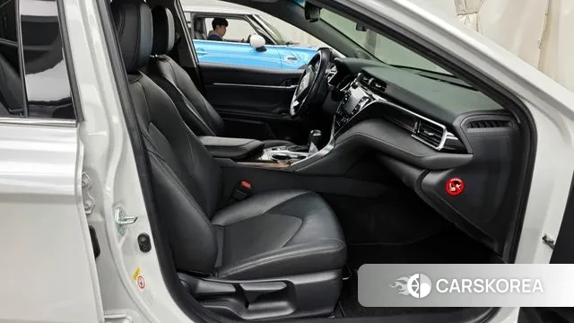 Toyota Camry (XV70) 2018 Белый из Кореи, фото 2