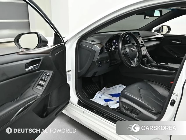 Toyota Avalon 5th Generation 2018 Белый из Кореи, фото 2