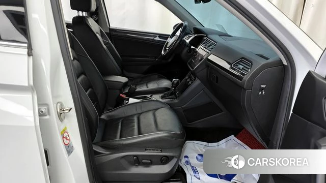 Volkswagen Tiguan second Generation 2018 Белый из Кореи, фото 2