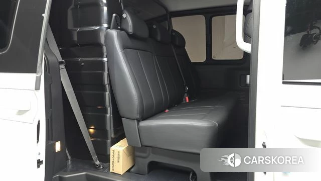 Hyundai Staria 2025 Белый из Кореи, фото 2