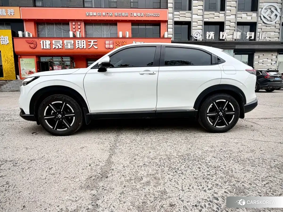 Honda Vezel 2023 Белый из Китая, фото 2