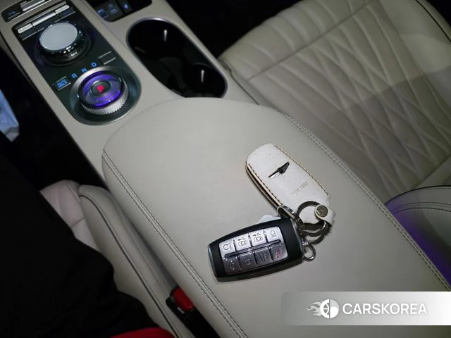 Genesis GV70 2022 Белый из Кореи, фото 2