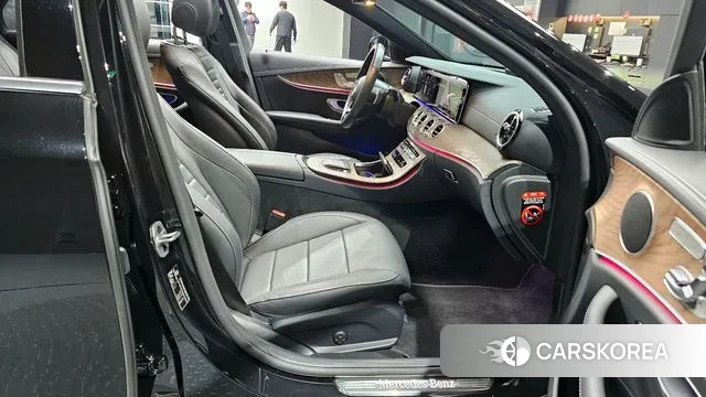 Mercedes-Benz E-Class W213 2022 Черный из Кореи, фото 2