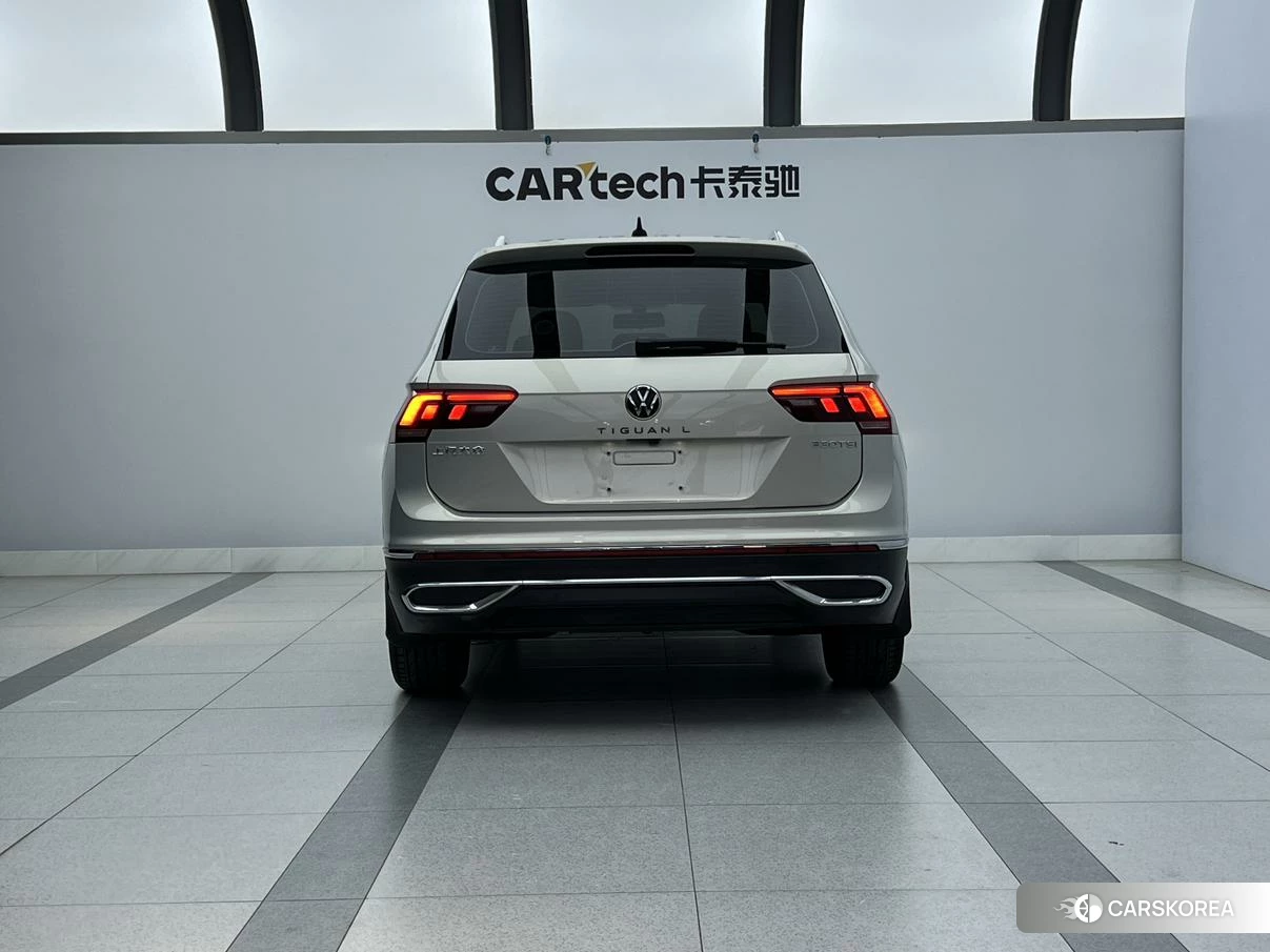 Volkswagen Tiguan L 2022 Шампань из Китая, фото 2