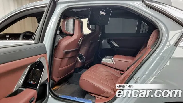 BMW 7 Series (G70) id 2735094 из Кореи 2