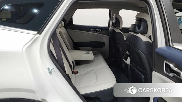 Kia Sportage 5th Generation Hybrid 2022 Белый из Кореи, фото 2