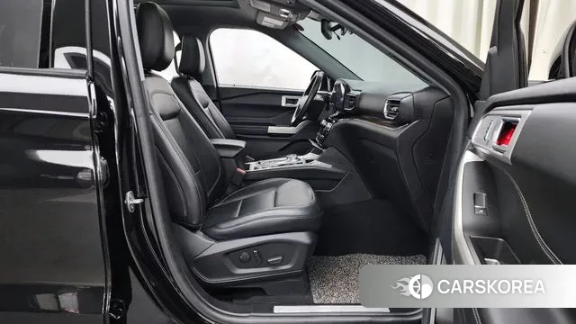 Ford Explorer 6th Generation 2022 Черный из Кореи, фото 2