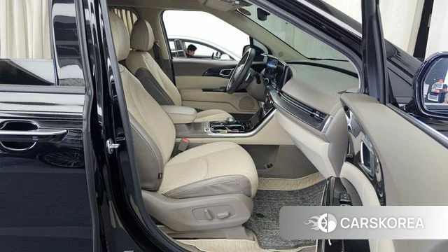 Kia Carnival 4th generation 2023 Черный из Кореи, фото 2
