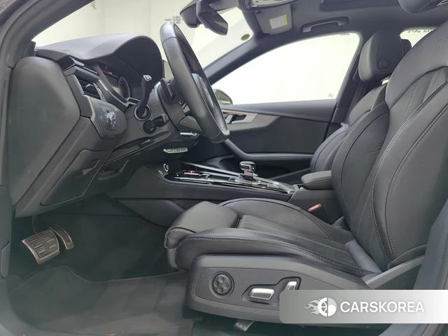 Audi A4L 2024 Темно-серый из Китая, фото 2