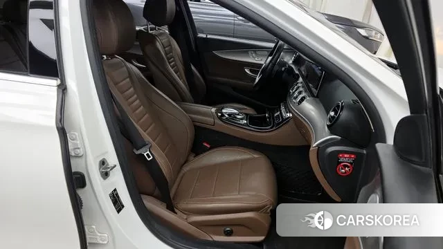 Mercedes-Benz E-Class W213 2019 Белый из Кореи, фото 2