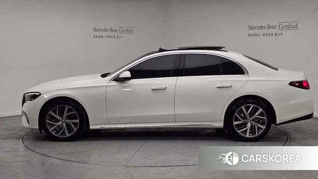 Mercedes-Benz E-Class W214 2024 Белый из Кореи, фото 2