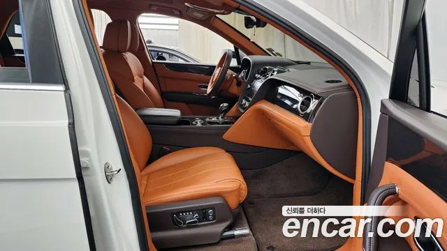 Bentley Bentayga 2019 Белый из Кореи, фото 2