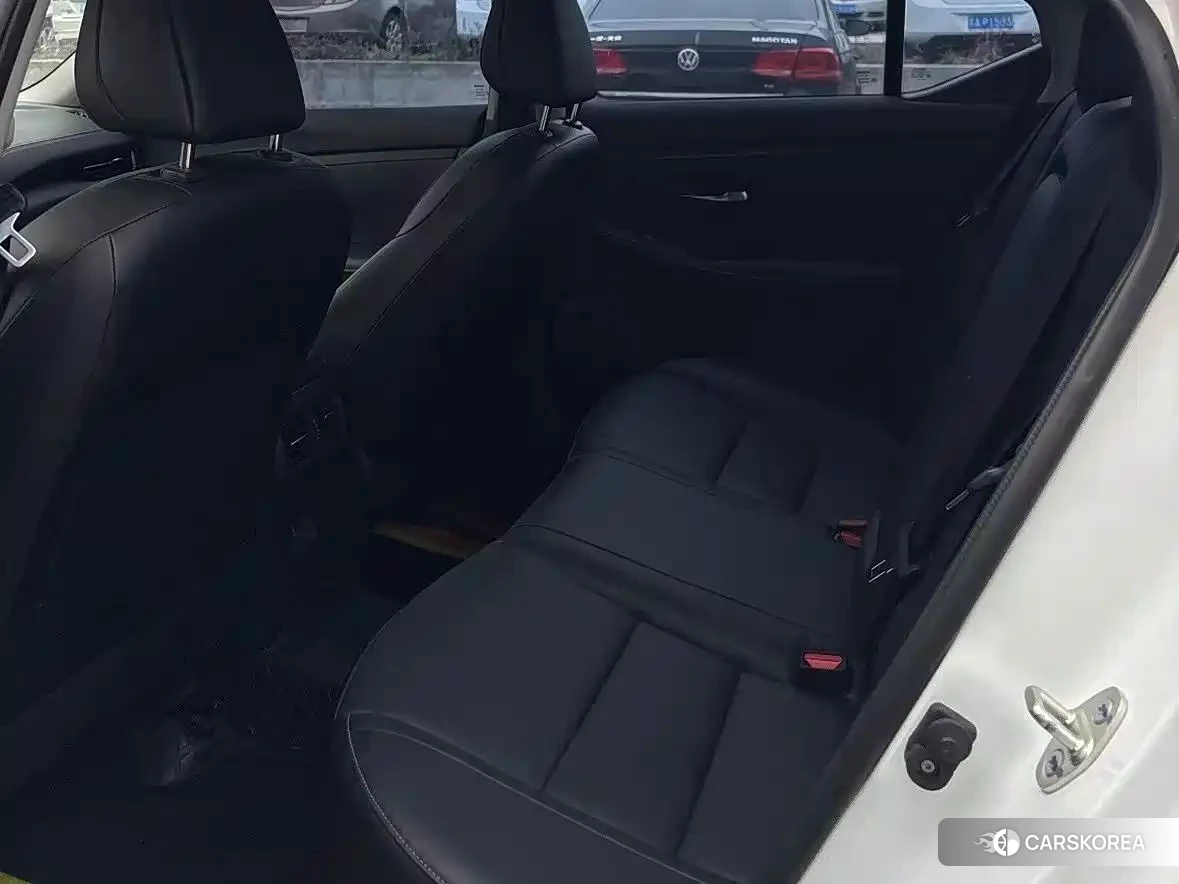 Nissan Sylphy 2025 Белый из Китая, фото 2