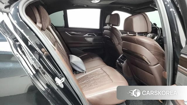 BMW 7 Series (G11) 2020 Черный из Кореи, фото 2