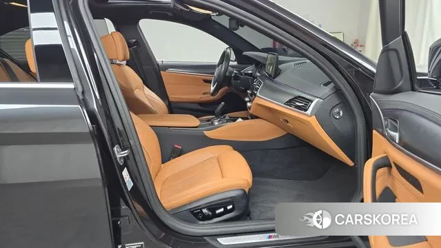 BMW 5 Series (G30) 2022 Серый из Кореи, фото 2