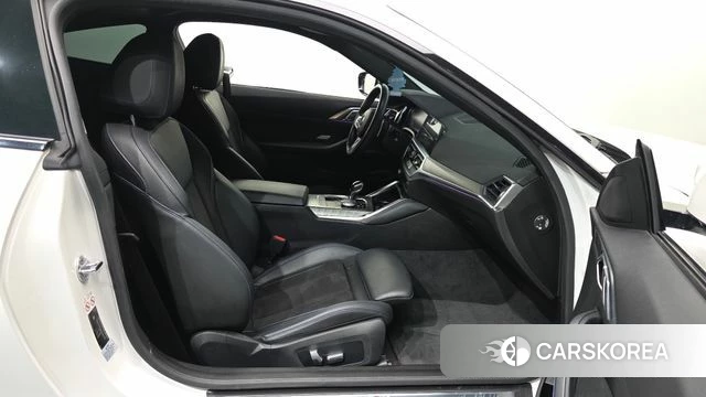 BMW 4 Series (G22) 2021 Белый из Кореи, фото 2