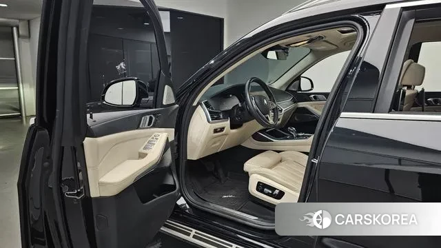 BMW X7 (G07) 2021 Черный из Кореи, фото 2