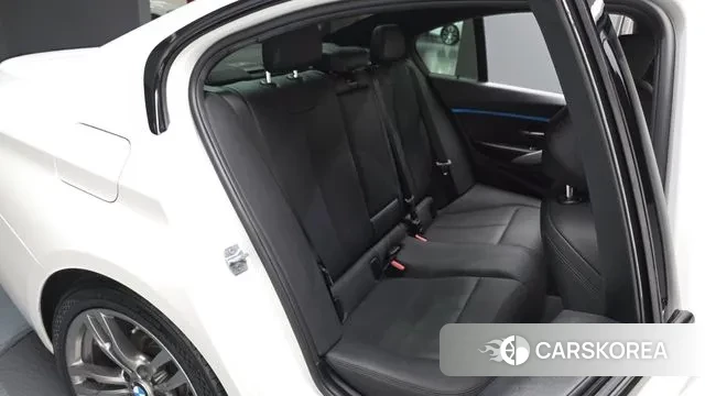 BMW 3 Series (F30) 2018 Белый из Кореи, фото 2