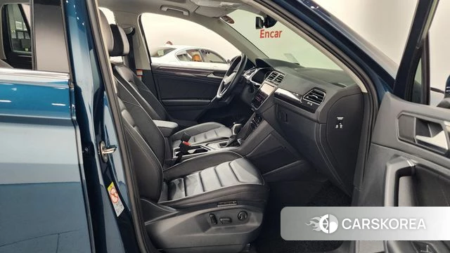 Volkswagen Tiguan second Generation 2021 Синий из Кореи, фото 2