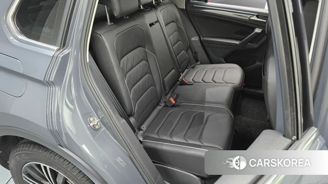 Volkswagen Tiguan second Generation 2023 Серый из Кореи, фото 2