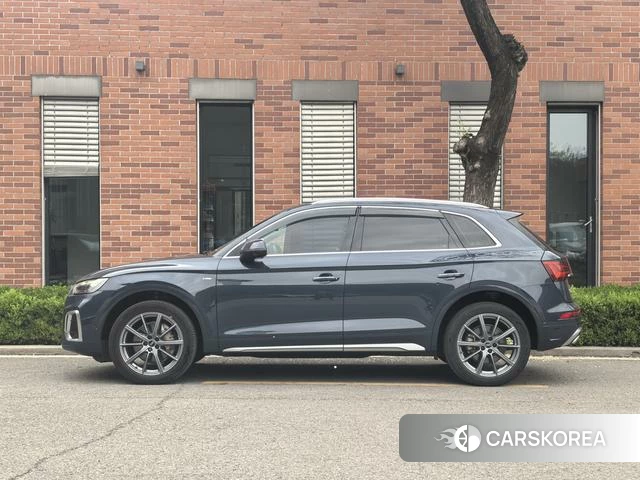 Audi Q5L 2022 Синий из Китая, фото 2