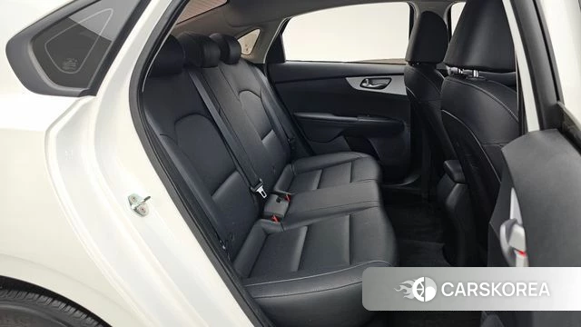 Kia The New K3 2nd generation 2022 Белый из Кореи, фото 2