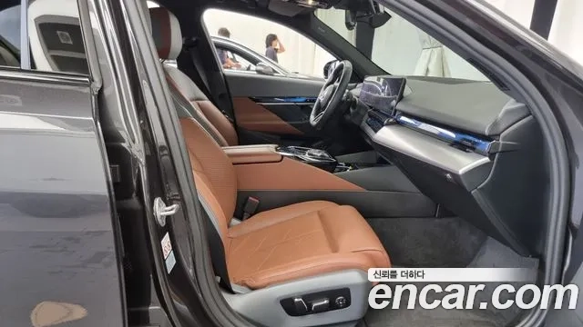 BMW 5 Series (G60) 2023 Серый из Кореи, фото 2