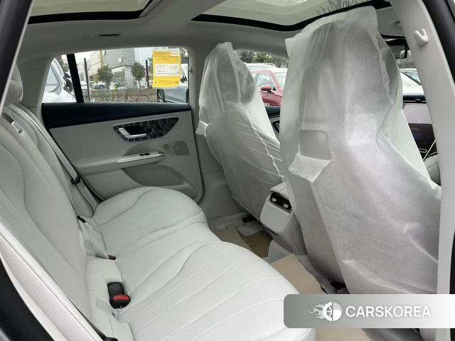 Mercedes-Benz EQE 2025 Серебристо-серый из Китая, фото 2