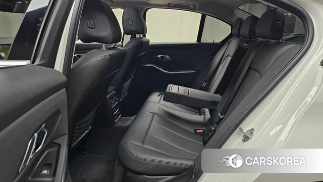BMW 3 Series (G20) 2019 Белый из Кореи, фото 2