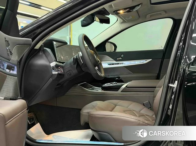 BMW 7 series 2023 Черный из Китая, фото 2
