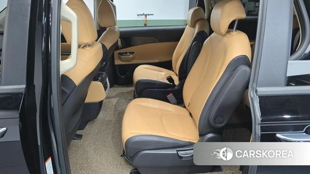 Kia Carnival 4th generation 2023 Черный из Кореи, фото 2