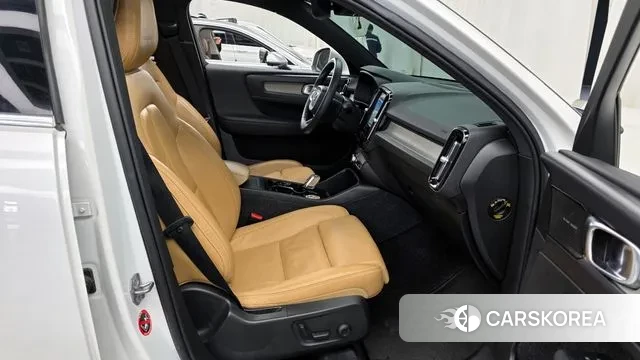 Volvo XC40 2020 Белый из Кореи, фото 2