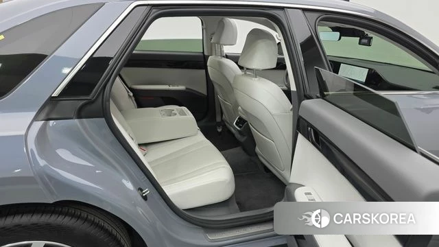 Hyundai Grandeur (GN7) 2024 Светло-серебряный цвет из Кореи, фото 2