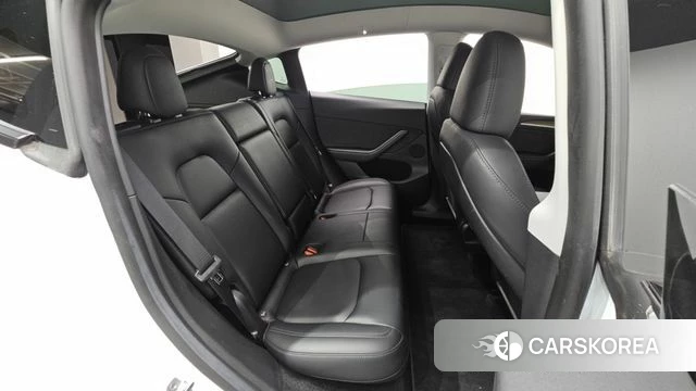 Tesla Model Y 2023 Белый из Кореи, фото 2
