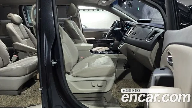 Kia The New Carnival 2018 Черный из Кореи, фото 2