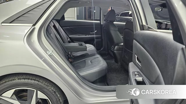Hyundai Avante Hybrid (CN7) 2021 Серебристо-серый из Кореи, фото 2